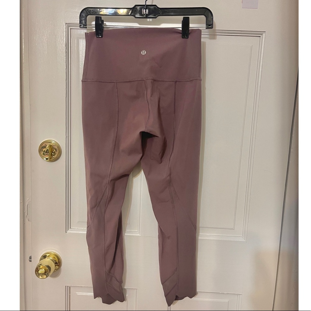 Lululemon Leggings Midrise Size 4 EUC Mesh and Cropped Sides
